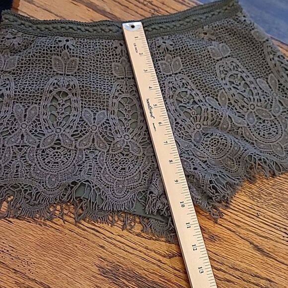 2 pair lace short shorts, lined sz M & 7/8 NWOT - Picture 9 of 11
